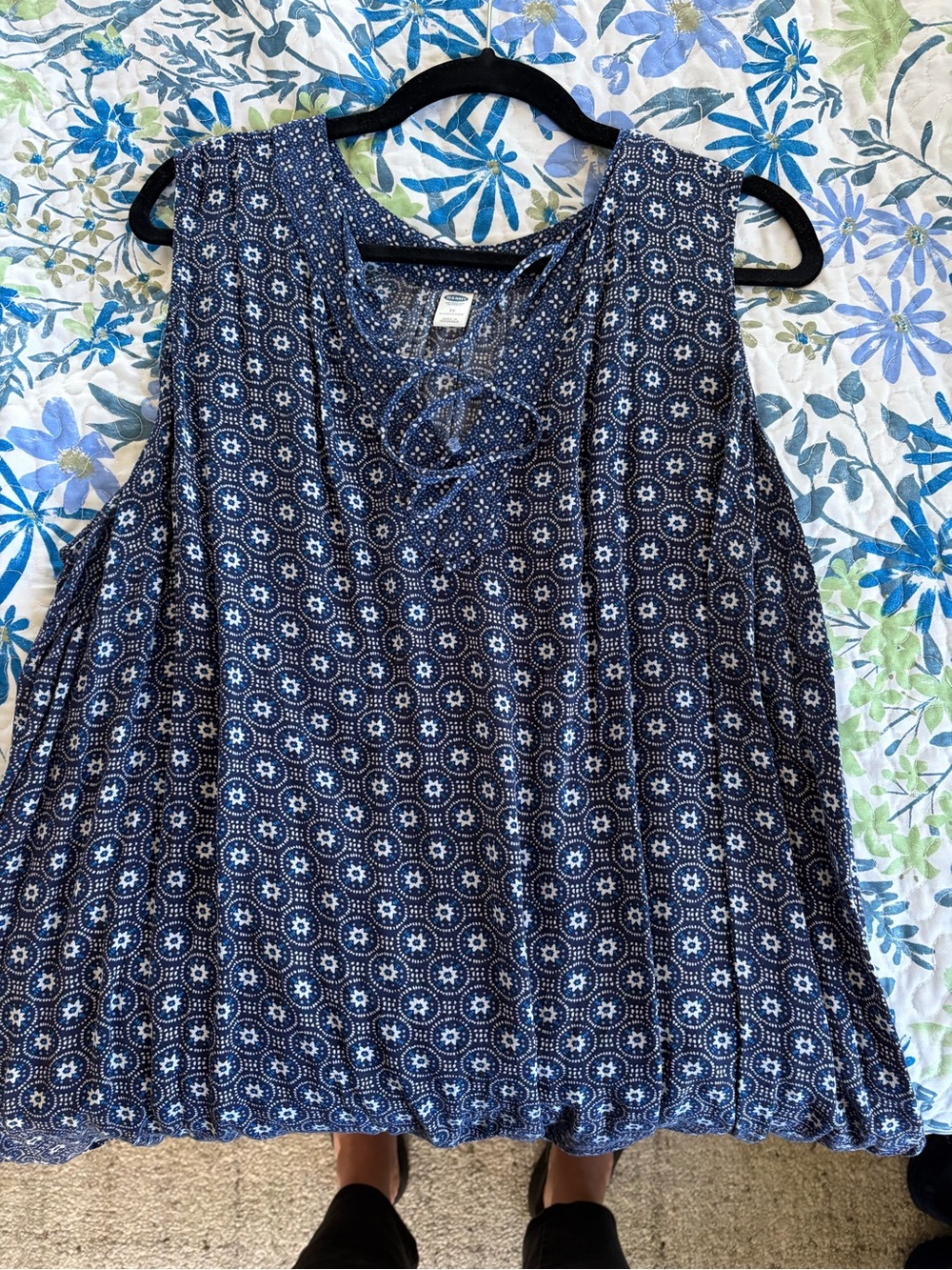 Old Navy Navy and White Lace-Up Sleeveless Tank